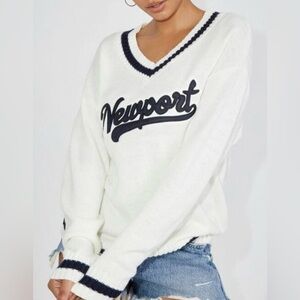 Garage Newport Women's V-Neck Sweater in White and Black Sz XS